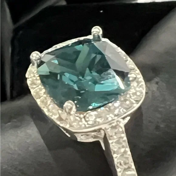 SWAROVSKI ELEMENTS AQUAMARINE & CLEAR CRYSTAL Silver Women's Ring sz 9 - Picture 3 of 11